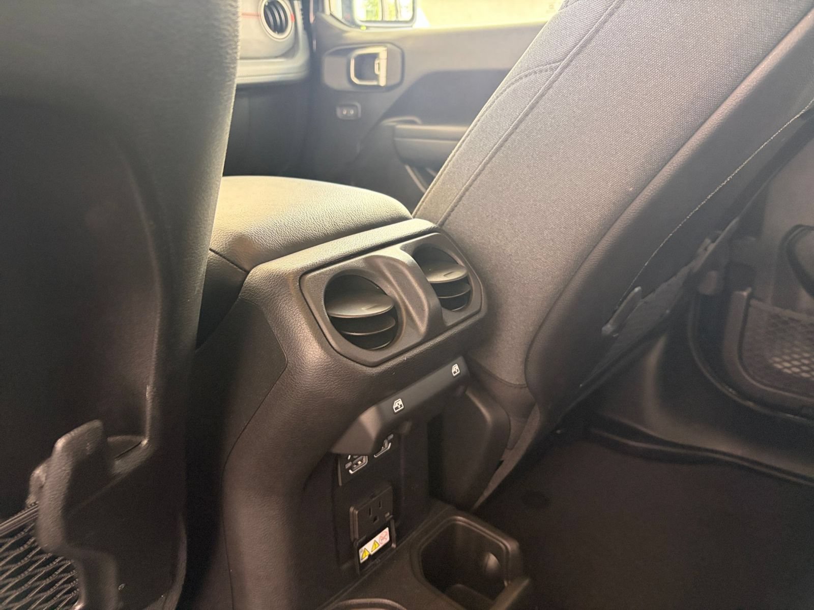 Used 2026 Jeep Wrangler Unlimited Rubicon AWD/4WD image 22