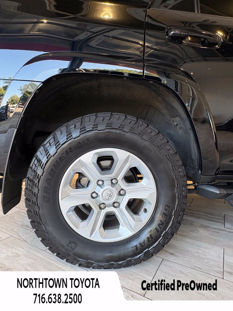 Used 2023 Toyota 4Runner SR5 Premium w/ Moonroof Package AWD/4WD image 11