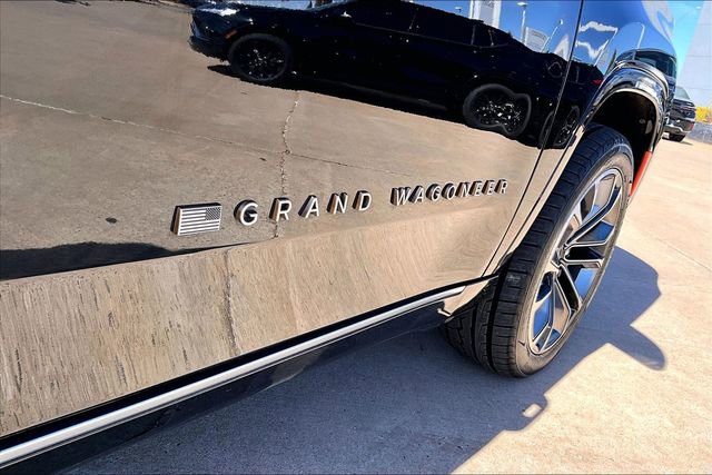 Used 2022 Jeep Grand Wagoneer Series III w/ Rear Seat Video Group 1 image 34