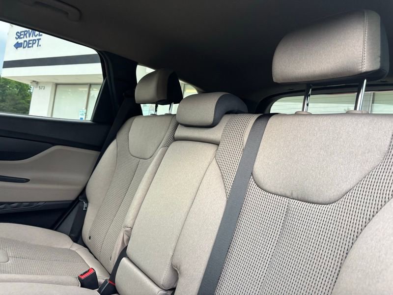 Used 2022 Hyundai Santa Fe SEL image 18