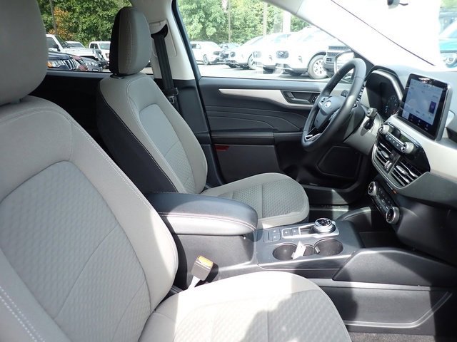 Used 2022 Ford Escape SE w/ Cold Weather Package image 10