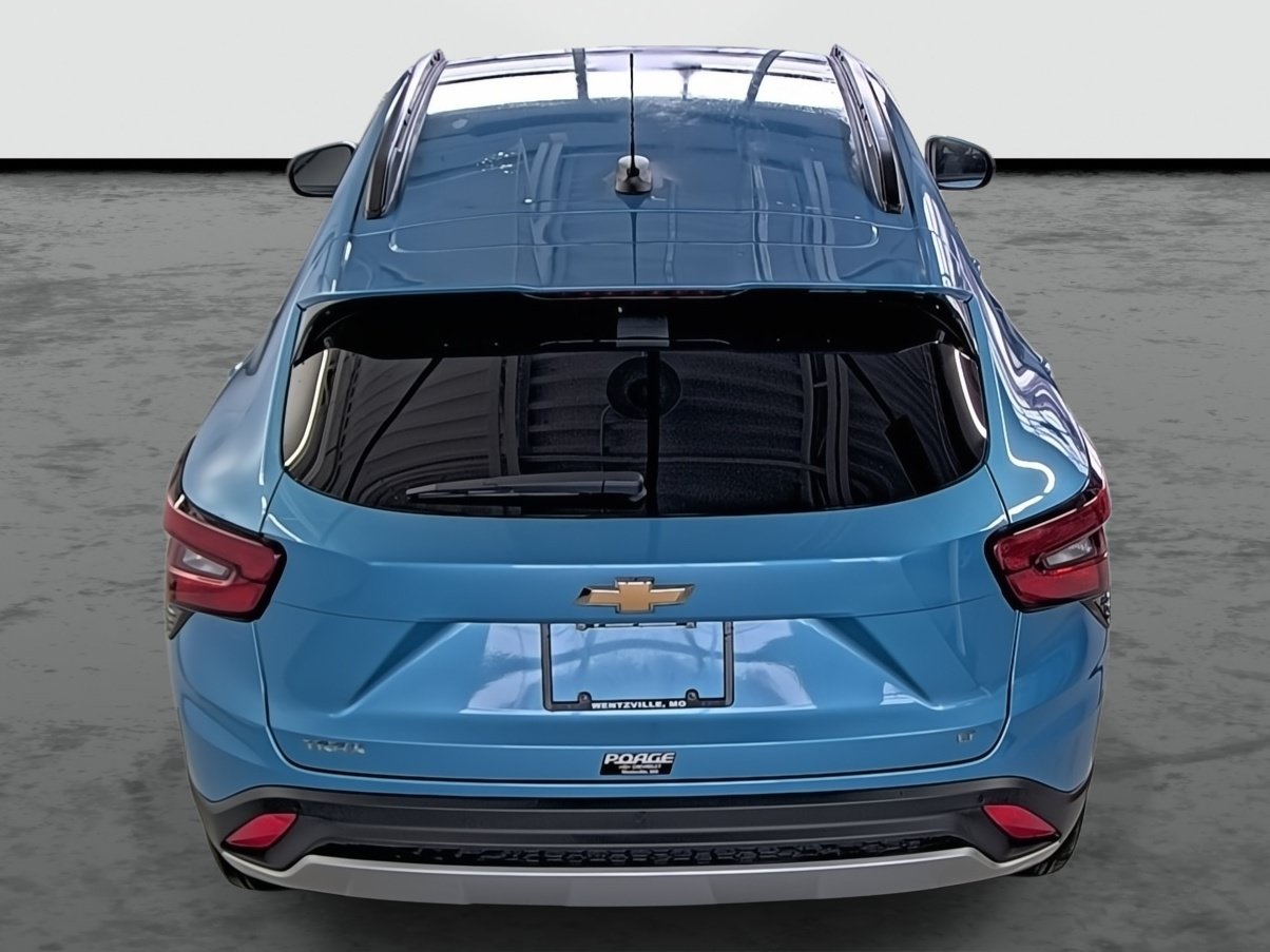 Used 2025 Chevrolet Trax LT w/ Driver Confidence Package FWD image 3