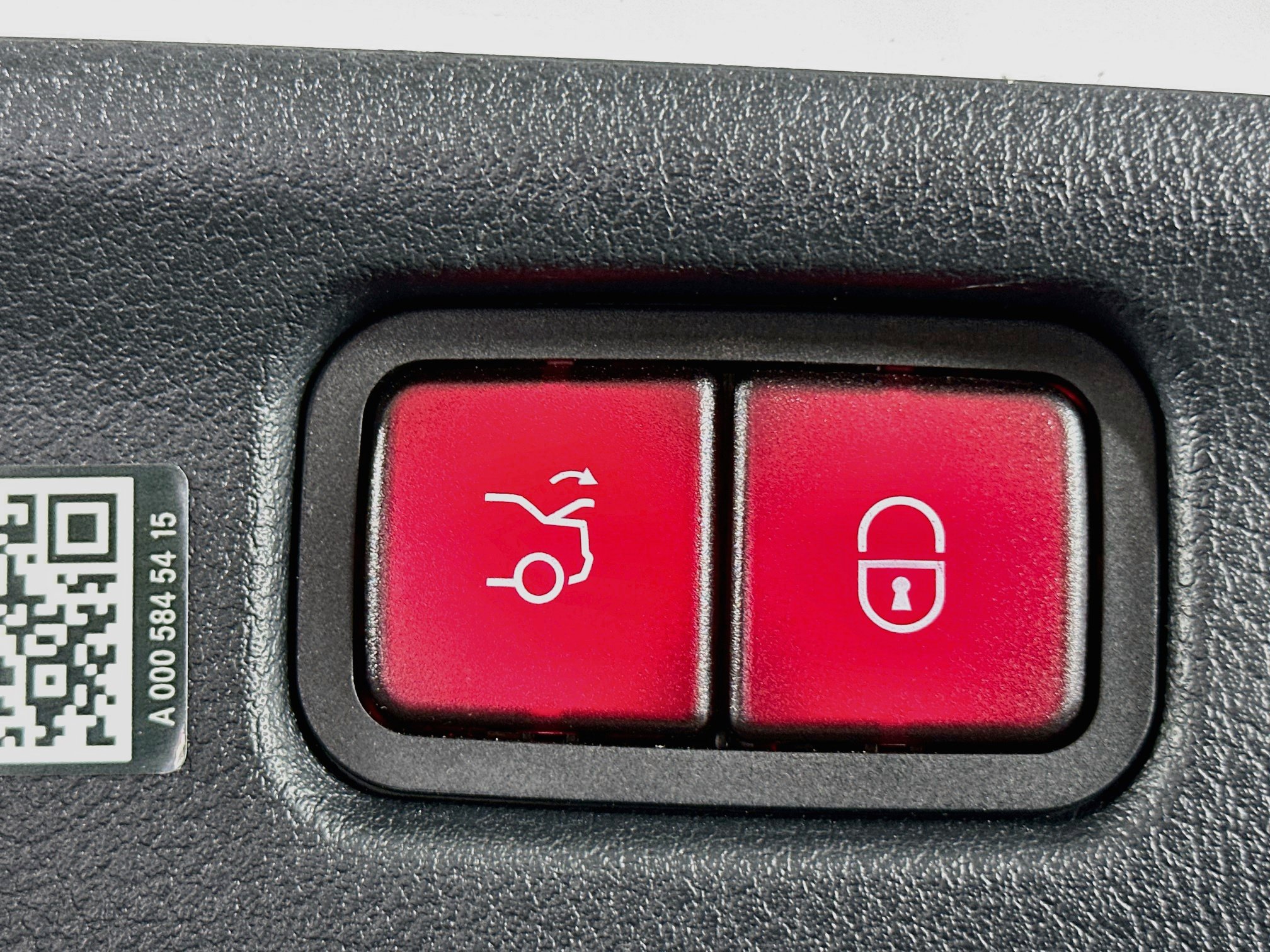 Used 2025 Mercedes-Benz C 300 Sedan image 29