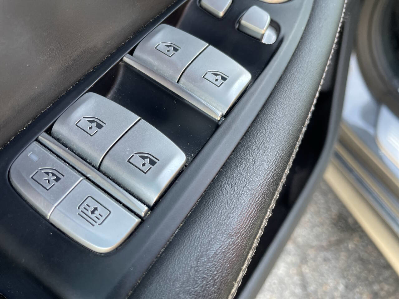 Used 2016 BMW 750i RWD image 16