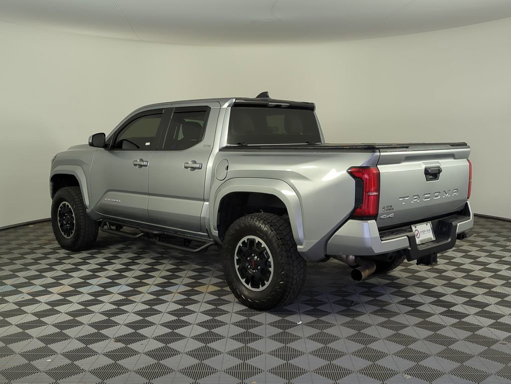 Used 2025 Toyota Tacoma SR5 image 7