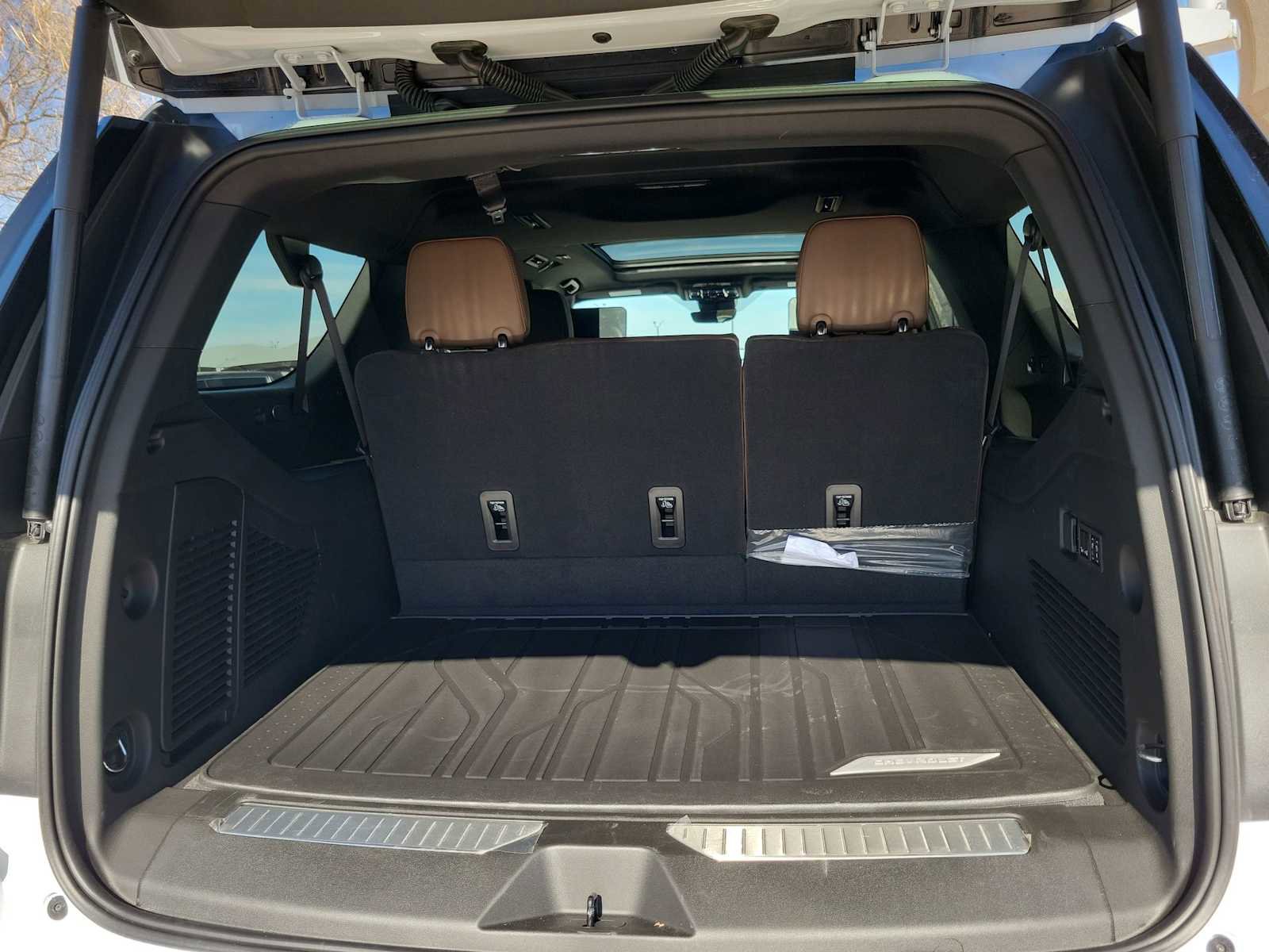 New 2026 Chevrolet Suburban High Country image 23