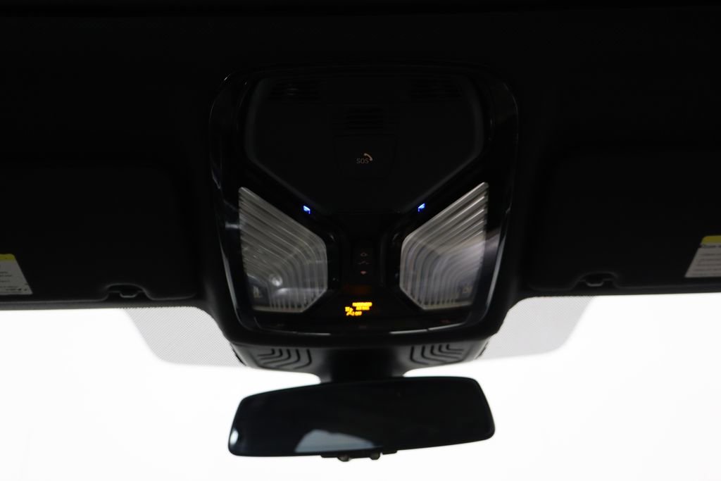 Used 2019 BMW M550i xDrive image 25