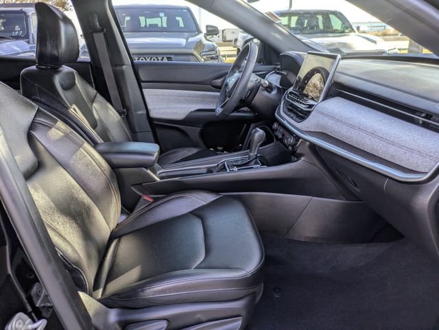 Used 2024 Jeep Compass Latitude image 32