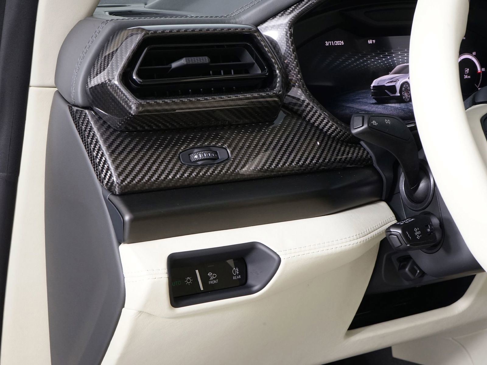Used 2026 Lamborghini Urus SE AWD/4WD image 30
