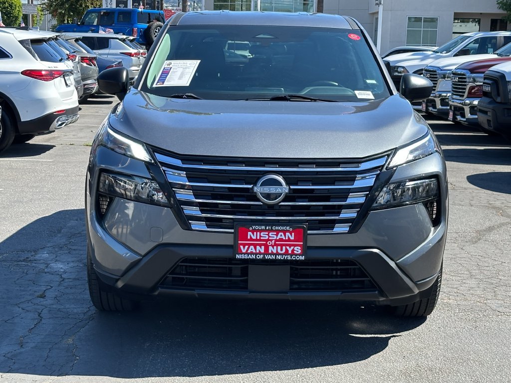 Used 2024 Nissan Rogue S FWD image 12