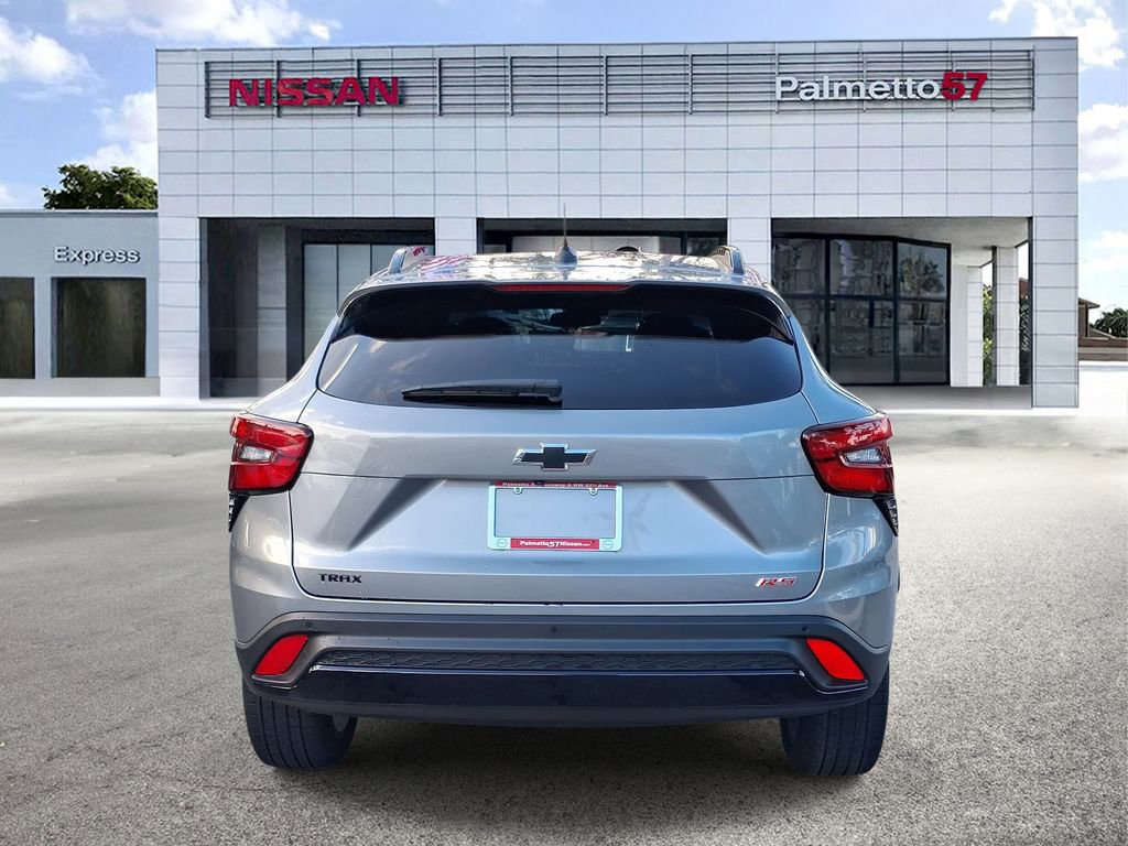 Used 2025 Chevrolet Trax RS w/ Driver Confidence Package FWD image 5