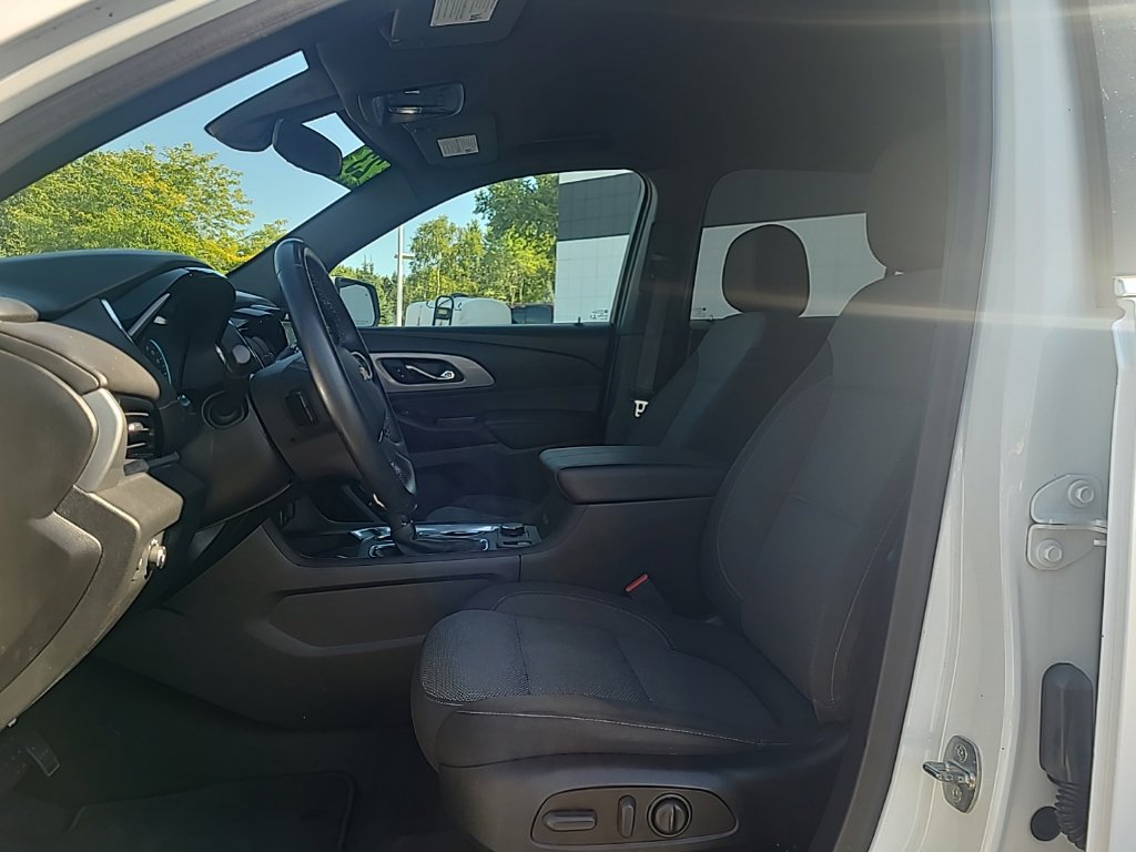 Used 2023 Chevrolet Traverse LT AWD/4WD image 10