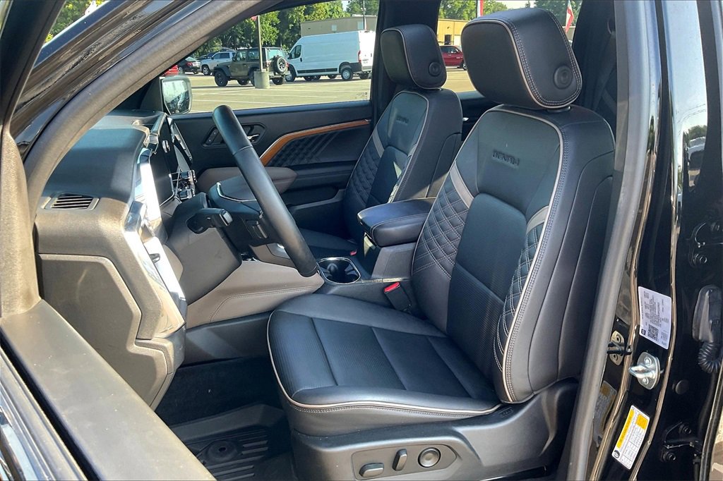Used 2023 GMC Canyon Denali image 25