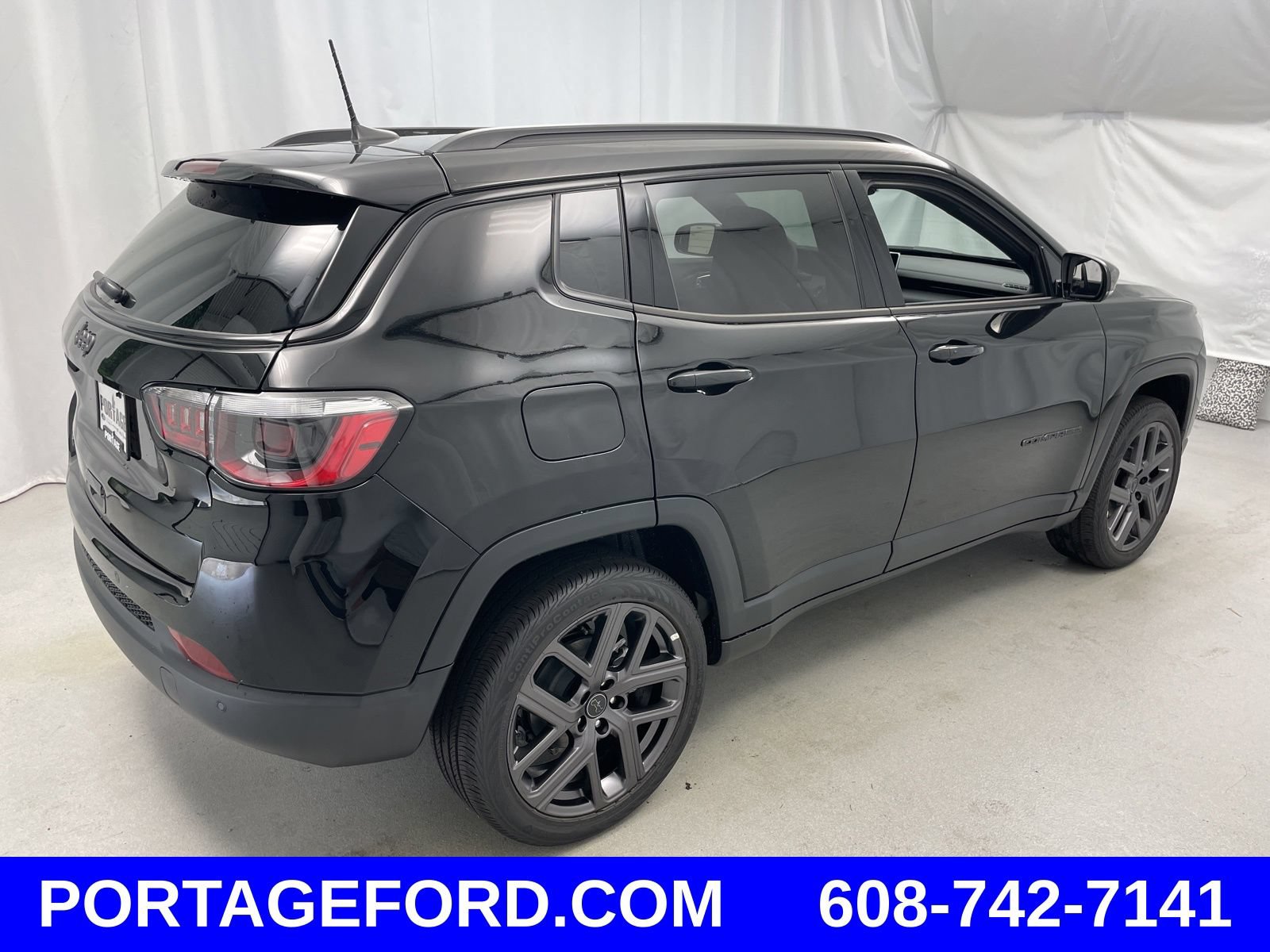 New 2025 Jeep Compass Limited w/ Sun & Sound Group AWD/4WD image 2