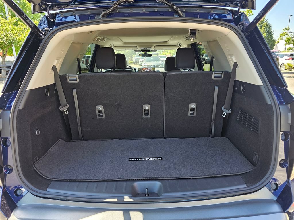 New 2026 Nissan Pathfinder SL w/ SL Premium Package AWD/4WD image 11