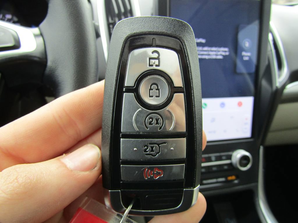 Used 2024 Ford Edge Titanium w/ Equipment Group 301A AWD/4WD image 43
