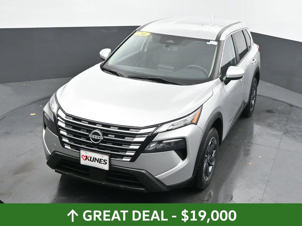 Used 2024 Nissan Rogue SV image 38