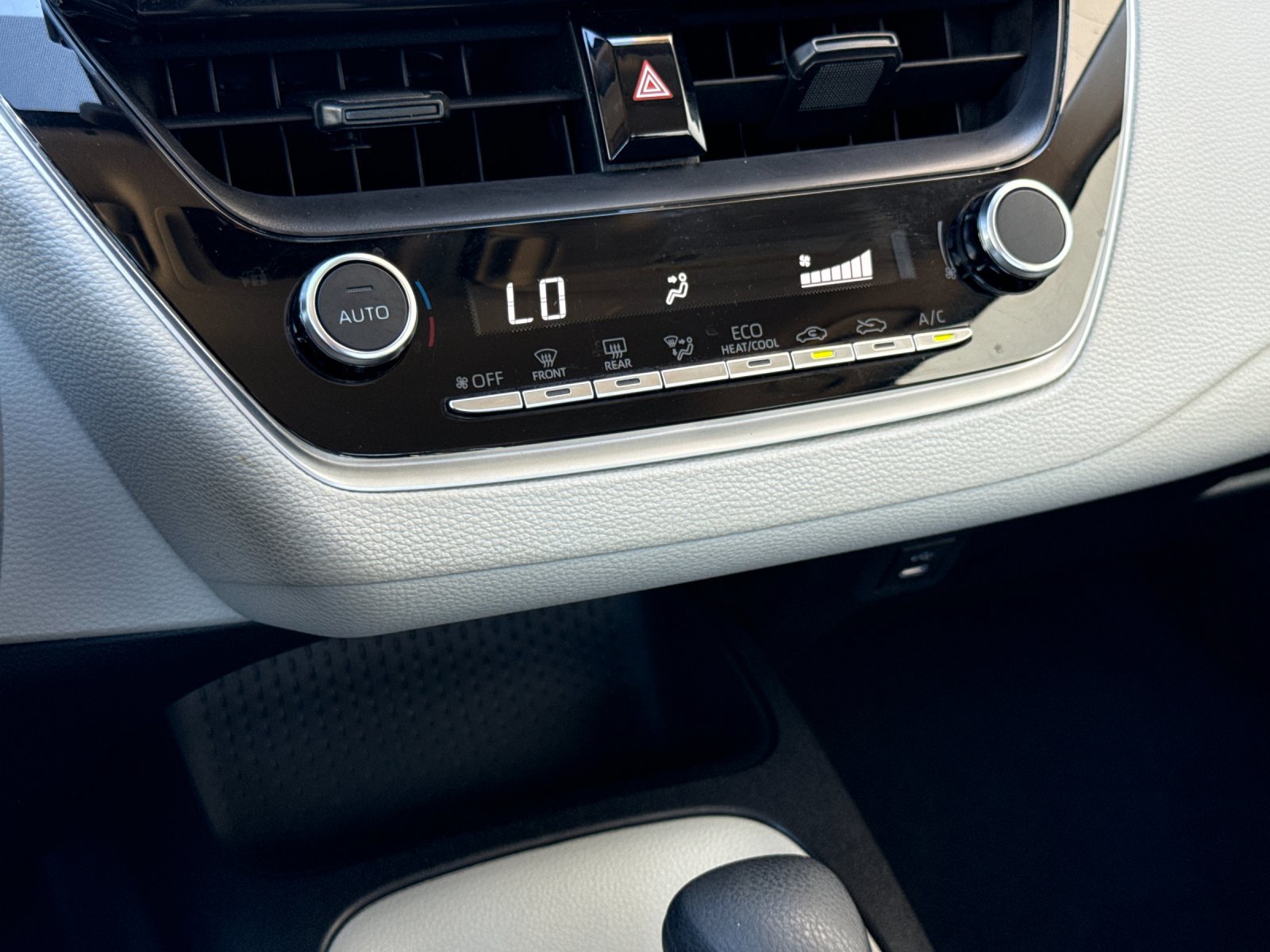 Certified 2025 Toyota Corolla LE FWD image 17
