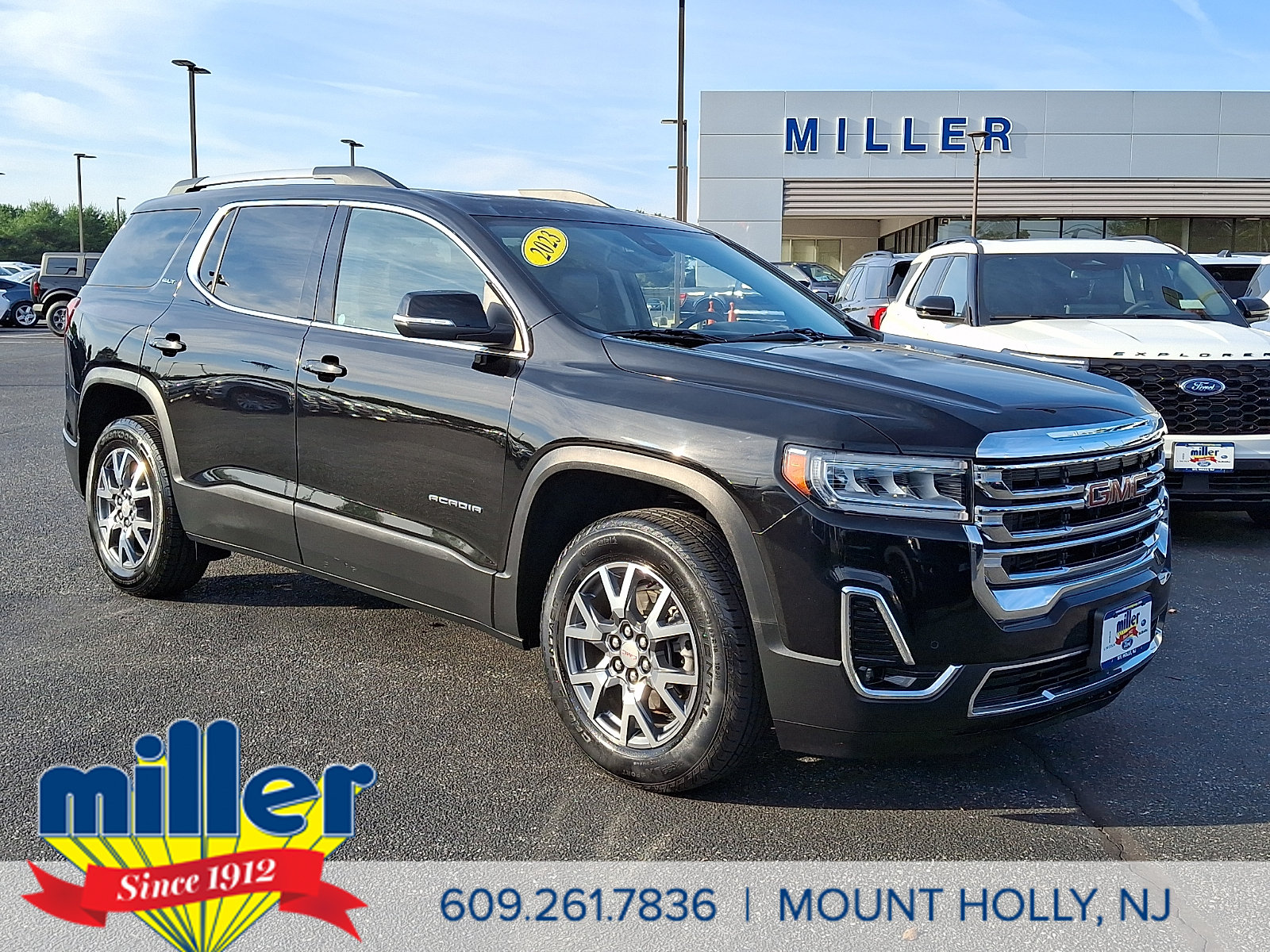 Used 2023 GMC Acadia SLT w/ LPO, Floor Liner Package