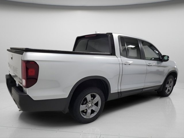 Used 2025 Honda Ridgeline TrailSport image 13