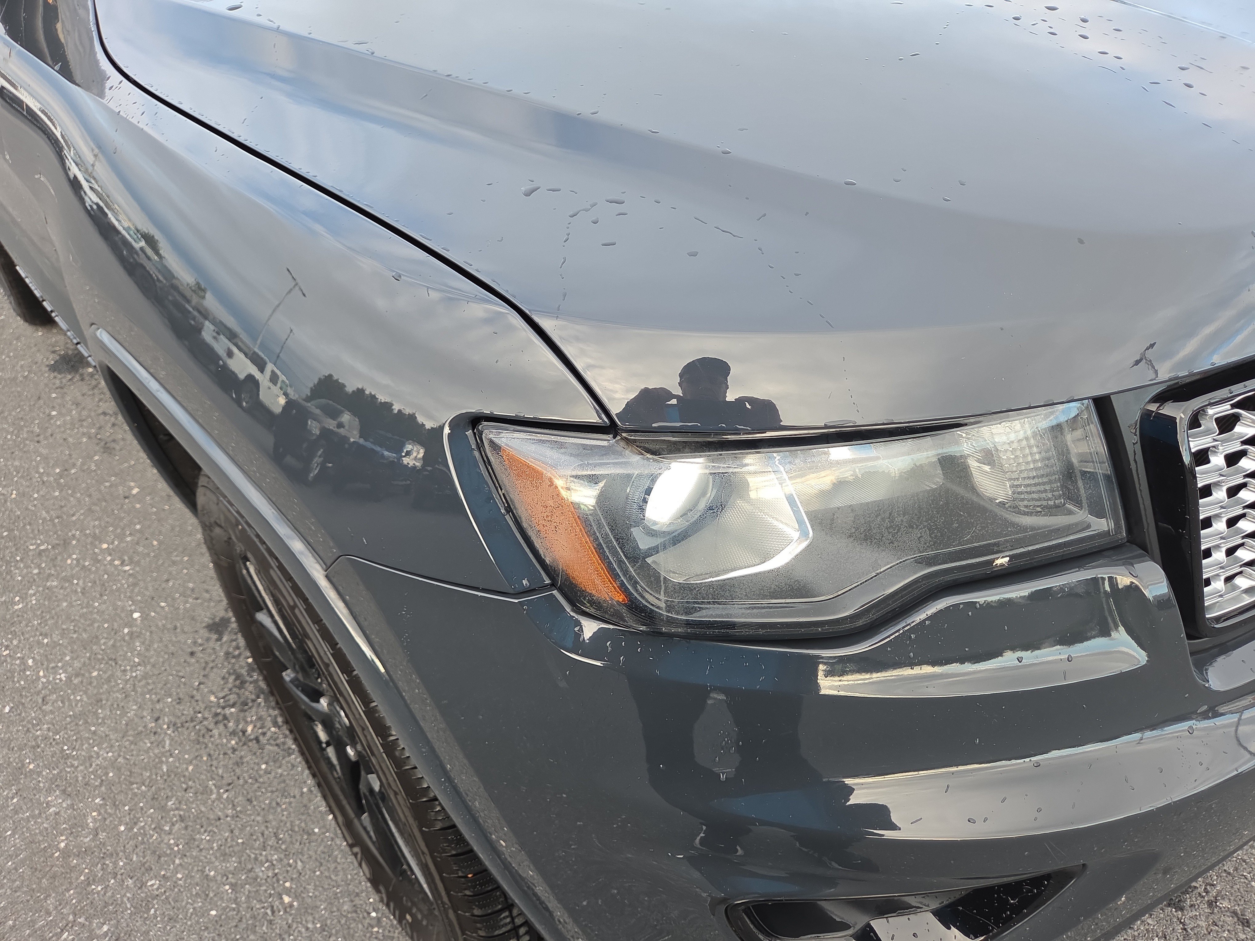 Used 2018 Jeep Grand Cherokee Altitude AWD/4WD image 17