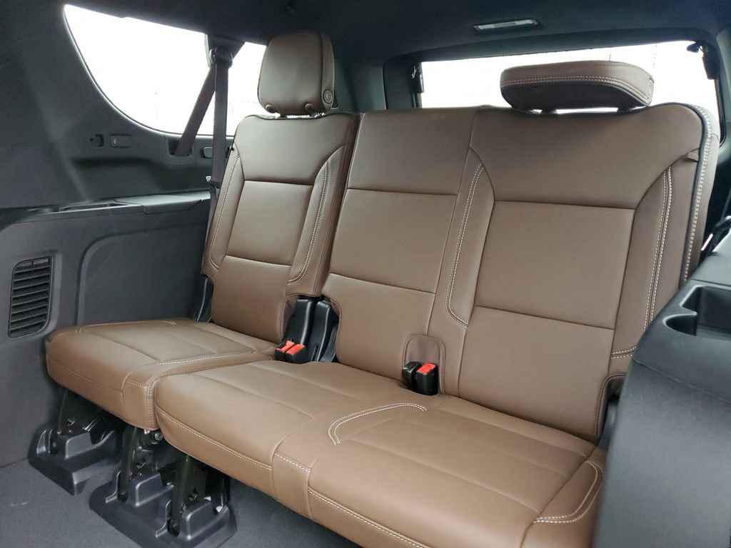 New 2025 Chevrolet Suburban High Country image 30
