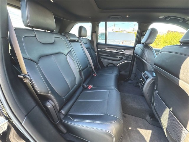 Used 2023 Jeep Grand Cherokee Overland image 28