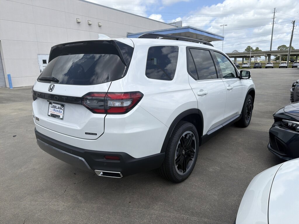 New 2026 Honda Pilot image 4