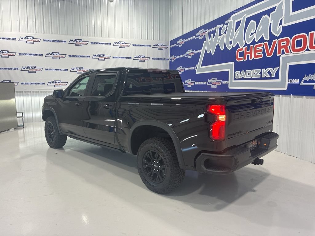 Used 2023 Chevrolet Silverado 1500 ZR2 w/ Technology Package AWD/4WD image 4