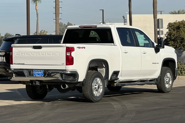 Used 2025 Chevrolet Silverado 2500 LT w/ Convenience Package AWD/4WD image 4