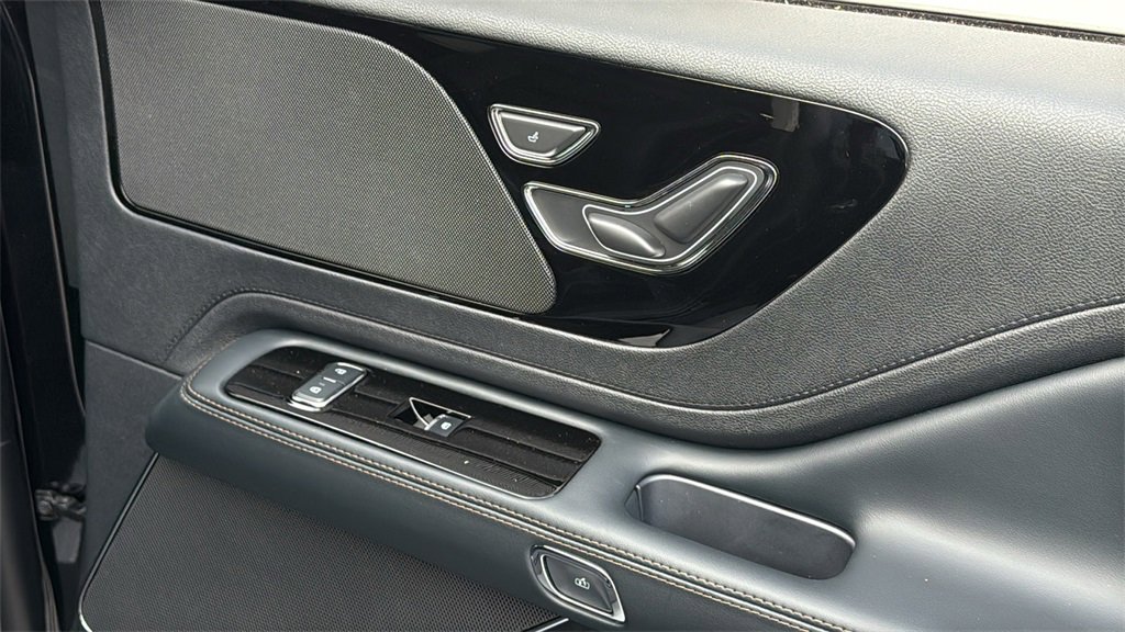 New 2026 Lincoln Aviator AWD image 7