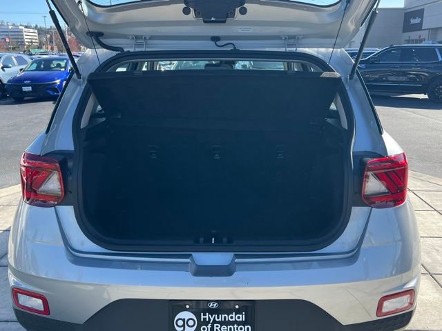Certified 2025 Hyundai Venue SEL image 12