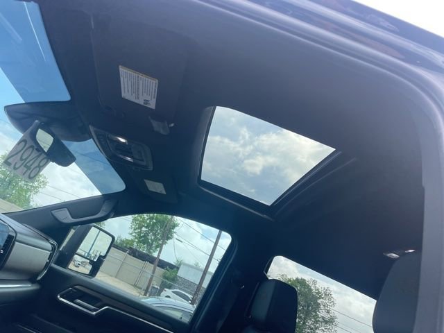 Used 2024 Chevrolet Silverado 2500 High Country w/ High Country Premium Package AWD/4WD image 7