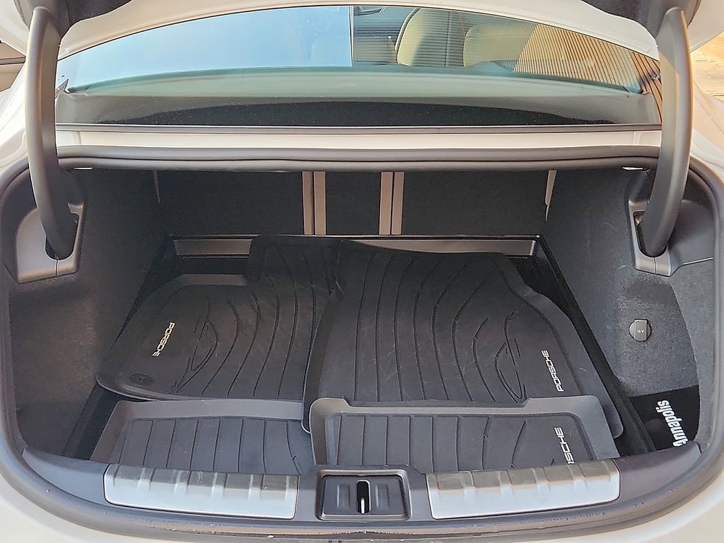 Used 2025 Porsche Taycan image 28