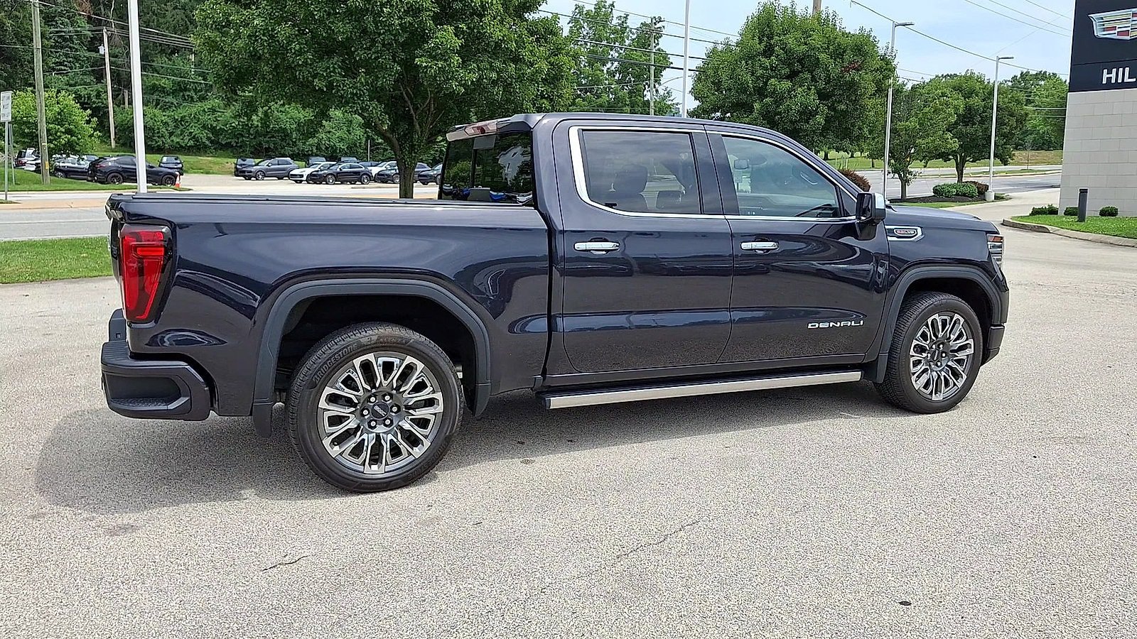 Used 2022 GMC Sierra 1500 Denali AWD/4WD image 9