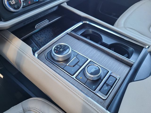 Used 2024 Ford Expedition Max Limited AWD/4WD image 12
