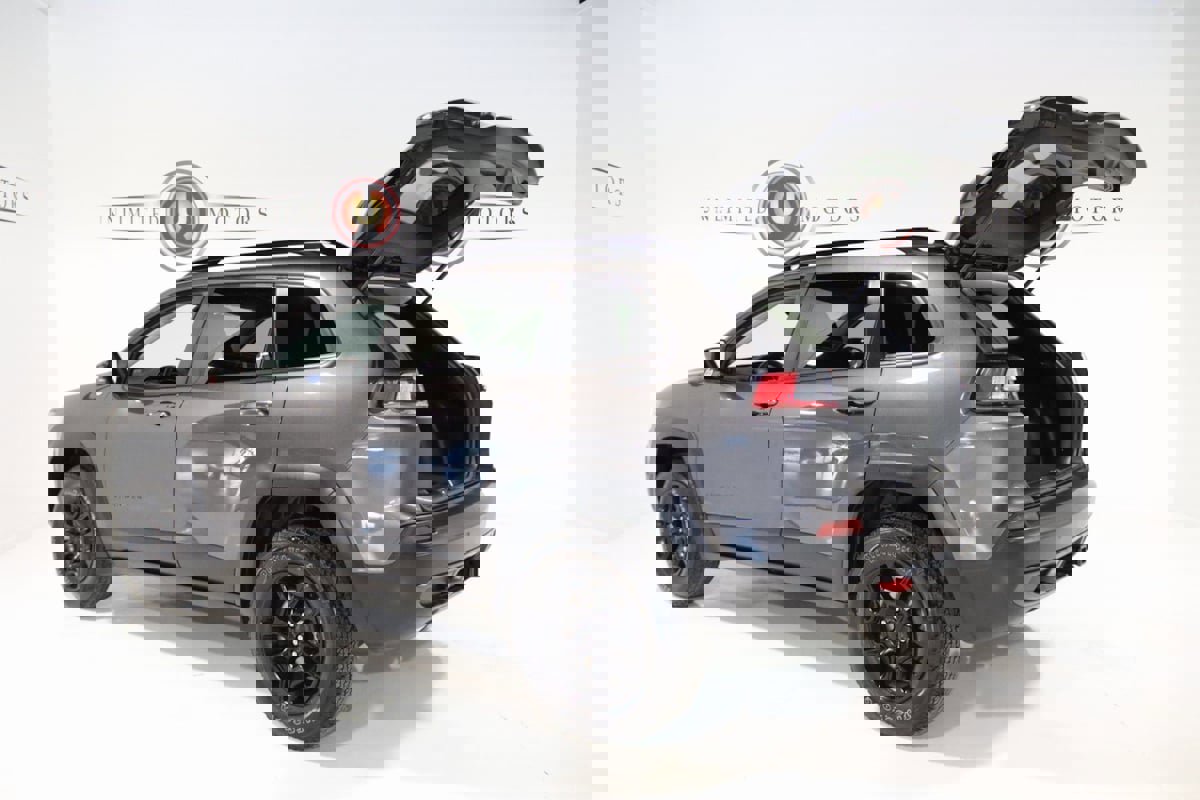 Used 2022 Jeep Cherokee Trailhawk w/ Trailer Tow Group image 28