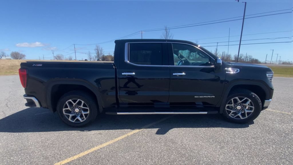 Certified 2022 GMC Sierra 1500 SLT w/ SLT Premium Package AWD/4WD image 9
