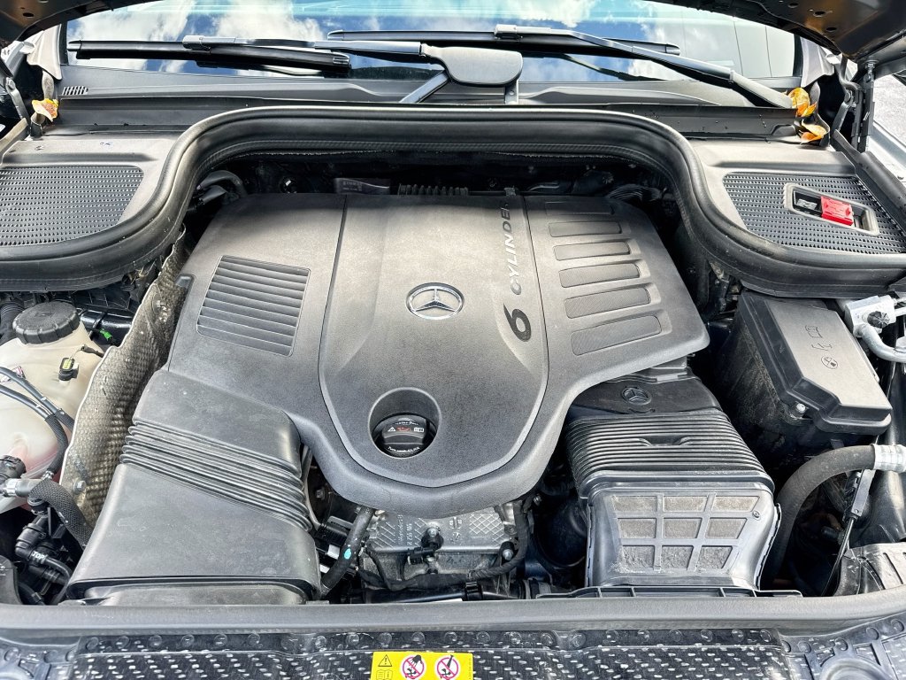 Used 2023 Mercedes-Benz GLS 450 4MATIC image 34