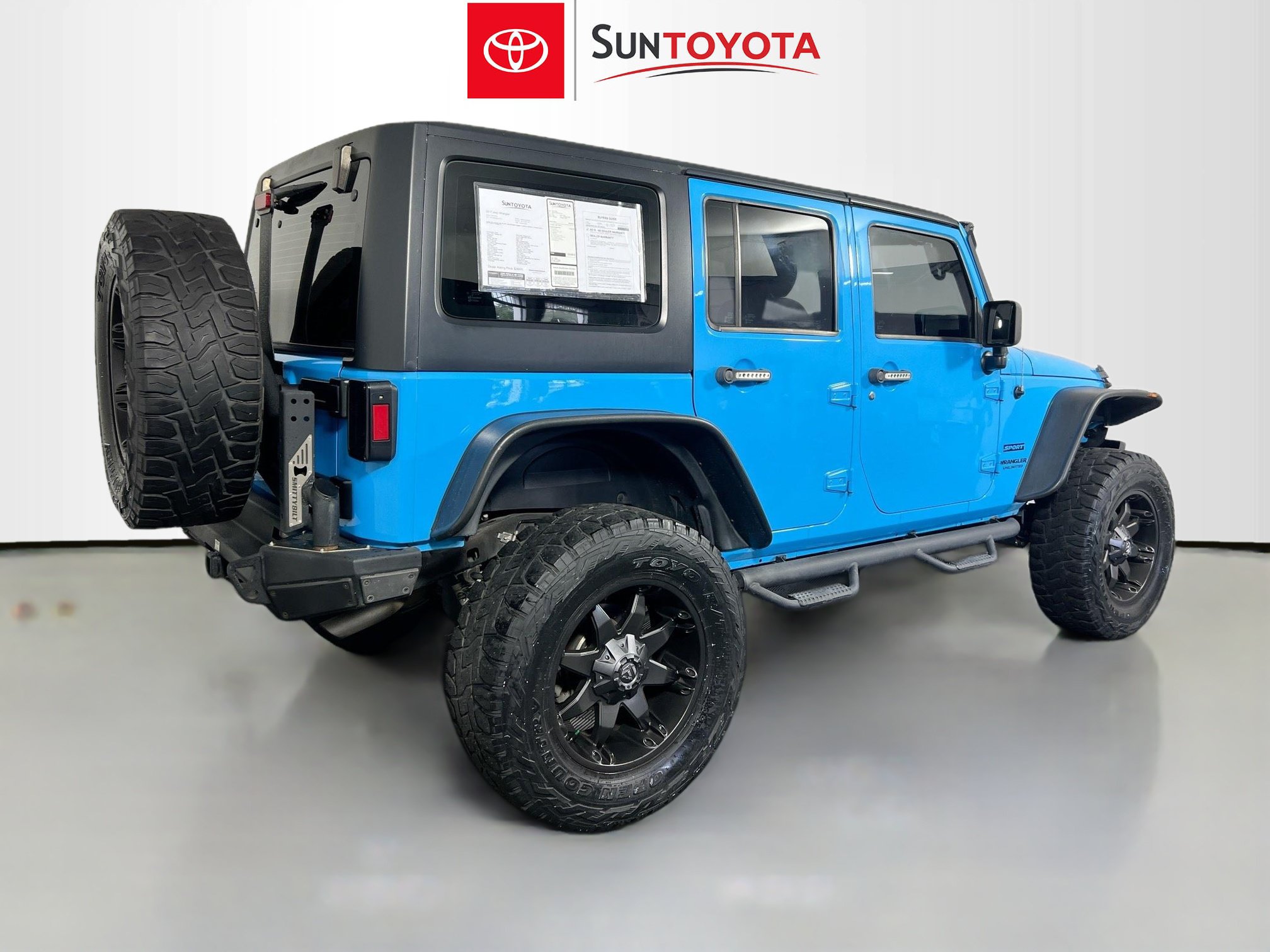 Used 2017 Jeep Wrangler Unlimited Sport w/ Connectivity Group AWD/4WD image 4