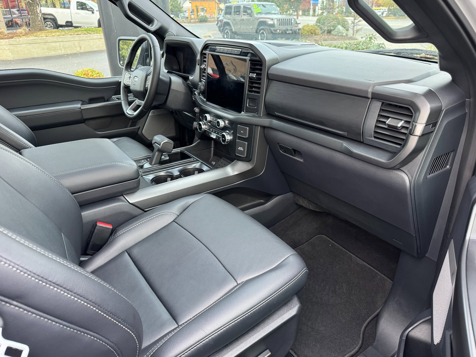 Used 2024 Ford F150 XLT w/ Equipment Group 303A High image 18