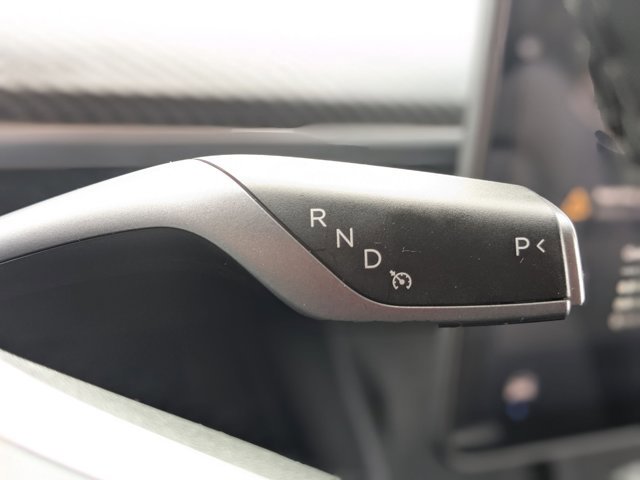 Used 2025 Tesla Model Y Long Range AWD/4WD image 12