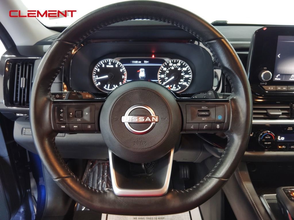 Used 2022 Nissan Pathfinder SV image 10