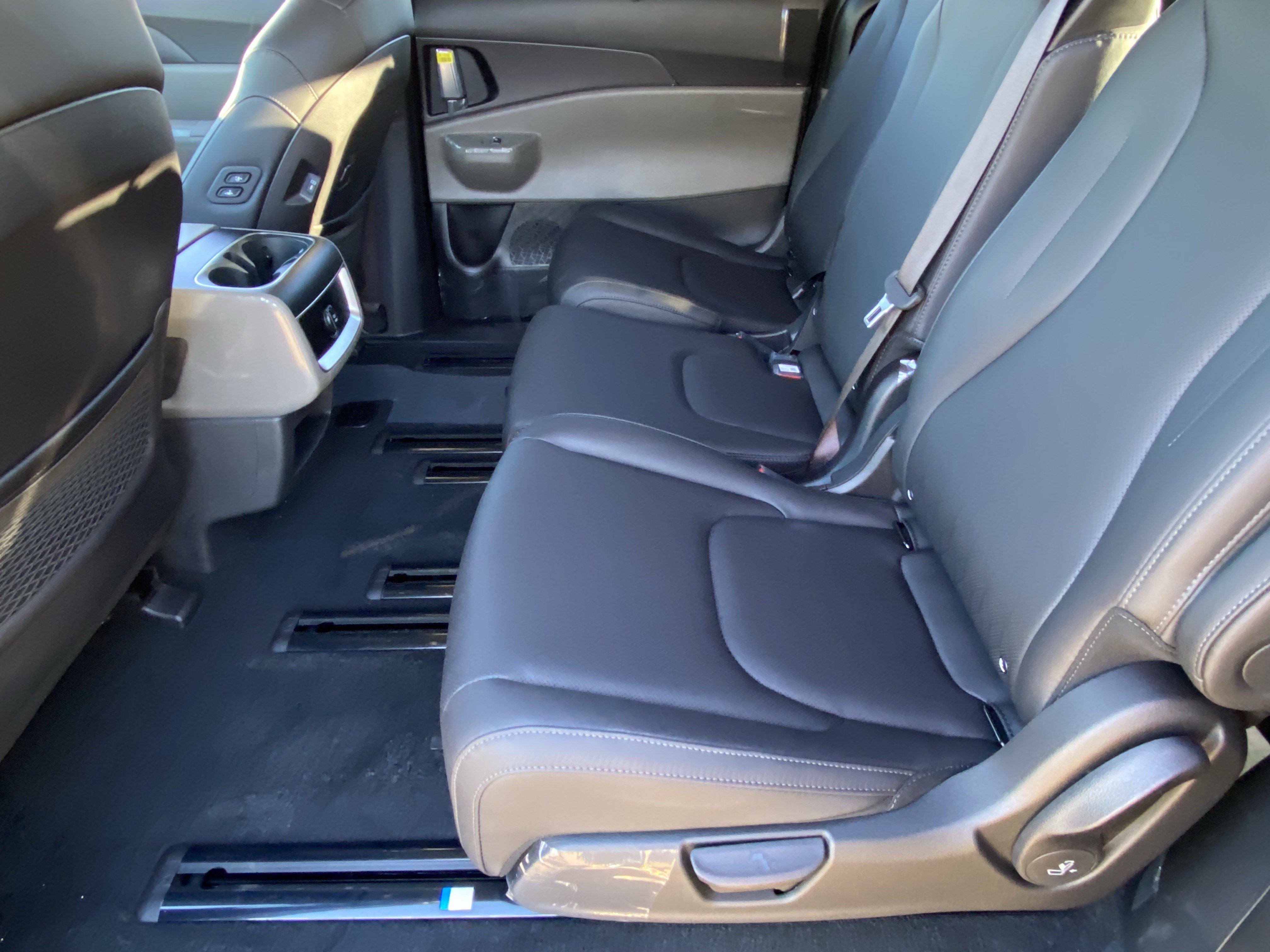 New 2026 Kia Carnival EX FWD image 15