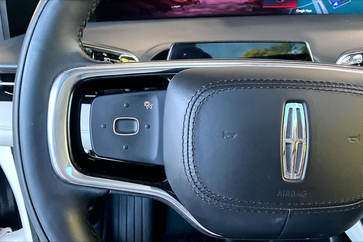 Used 2025 Lincoln Nautilus Reserve AWD/4WD image 23