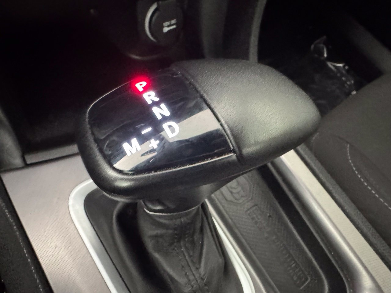 Used 2023 Dodge Charger R/T w/ Harman/Kardon Audio Group RWD image 17