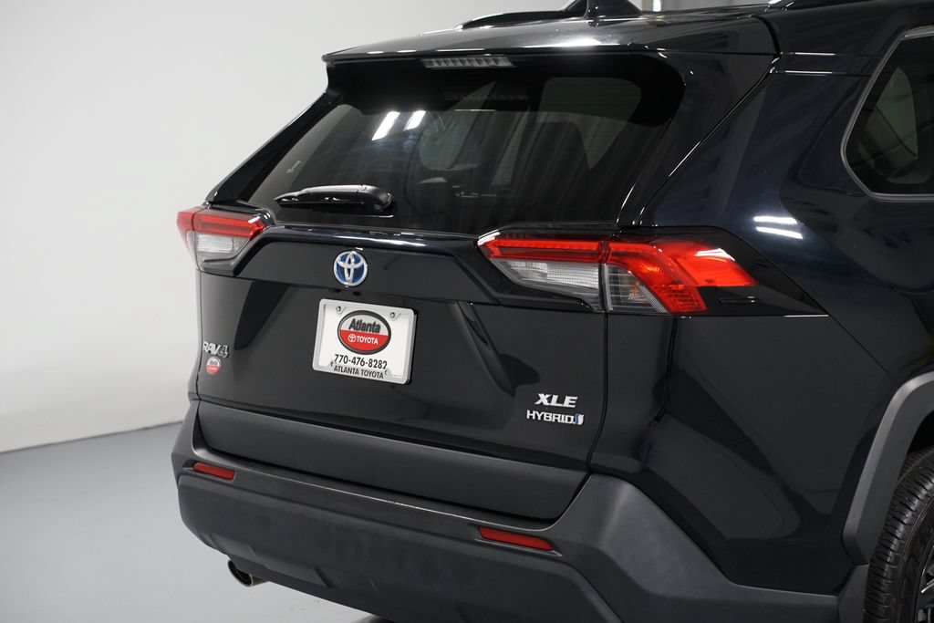 Used 2022 Toyota RAV4 XLE Premium AWD/4WD image 9