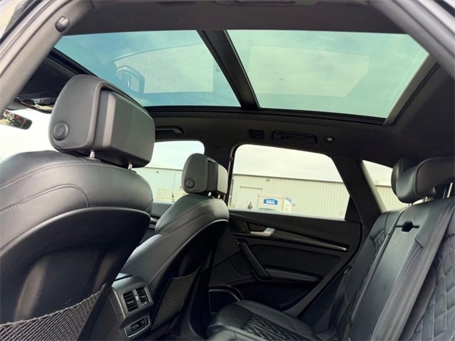 Used 2020 Audi SQ5 Premium Plus w/ Premium Plus Package image 9