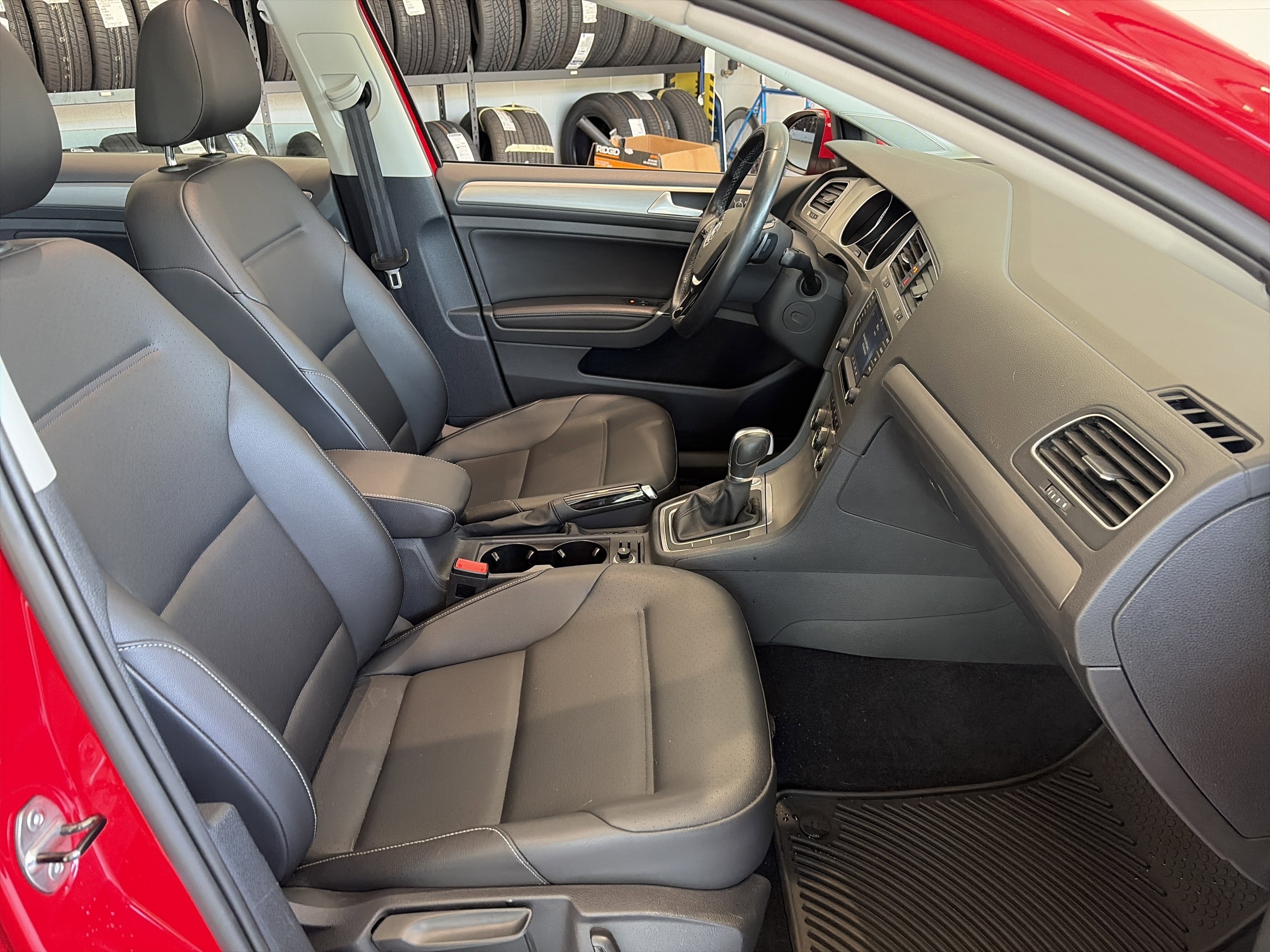 Used 2016 Volkswagen Golf Limited Edition FWD image 31