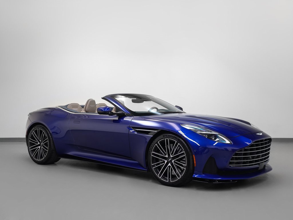 Used 2024 Aston Martin DB12 Convertible image 1